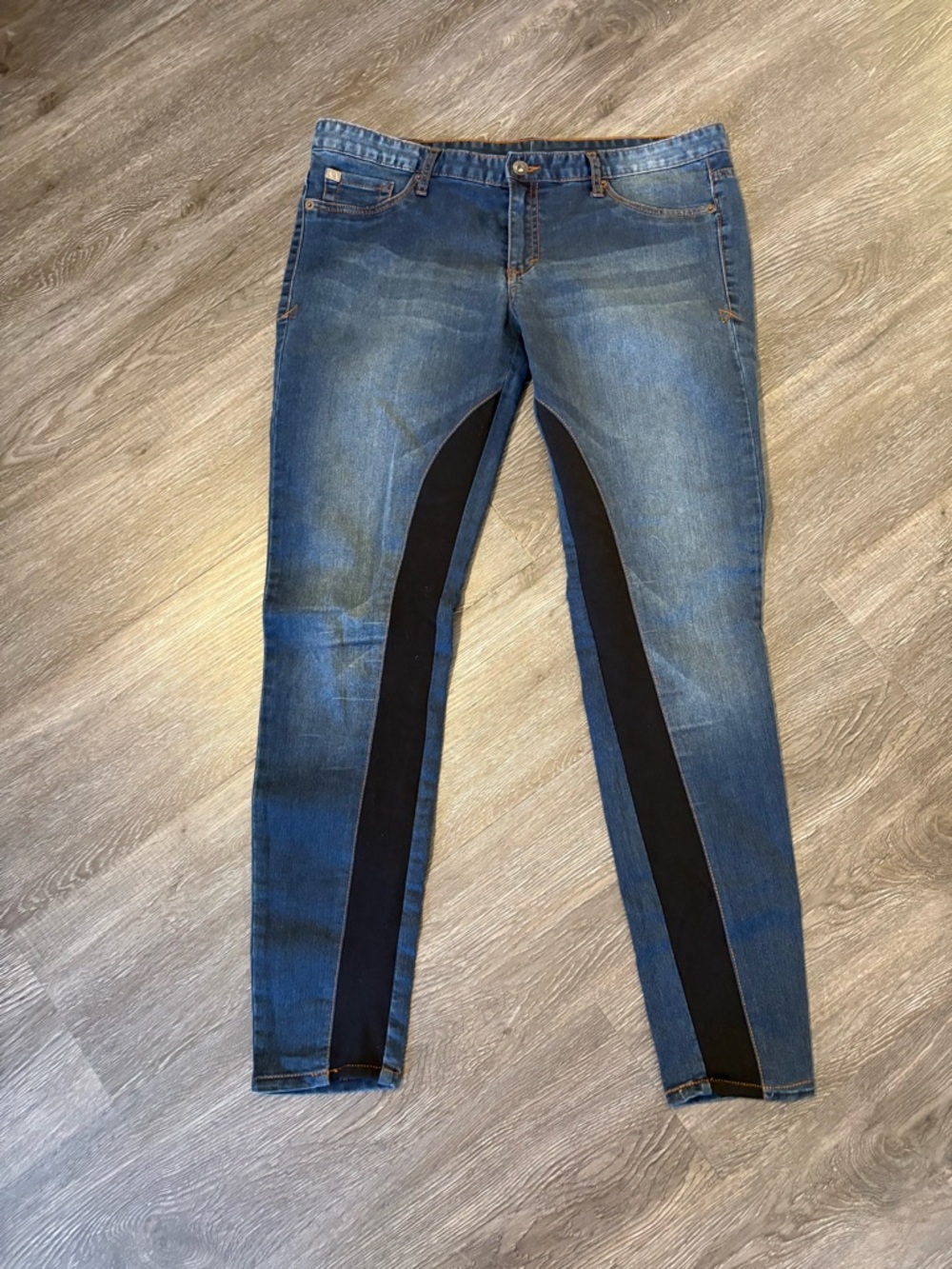 A/X Armani Exchange color block
Women's Jeans Size 12 Low Rise Y2K